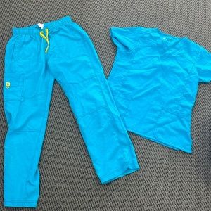 Women’s WonderWink Four Stretch Teal Scrub Set Medium only worn a few times
